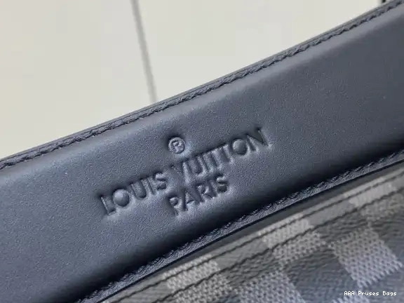 AAA Pruses Bags Soft VUITTON LOUIS Polochon PM 0630